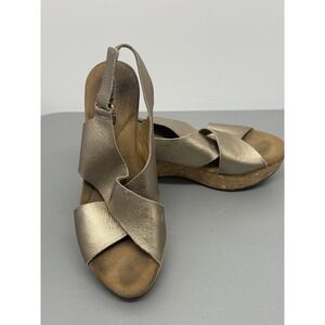 Clarks | Minimalist Gold Metallic Hook Loop Slingback‎ Cork Wedge Sandals Sz #44